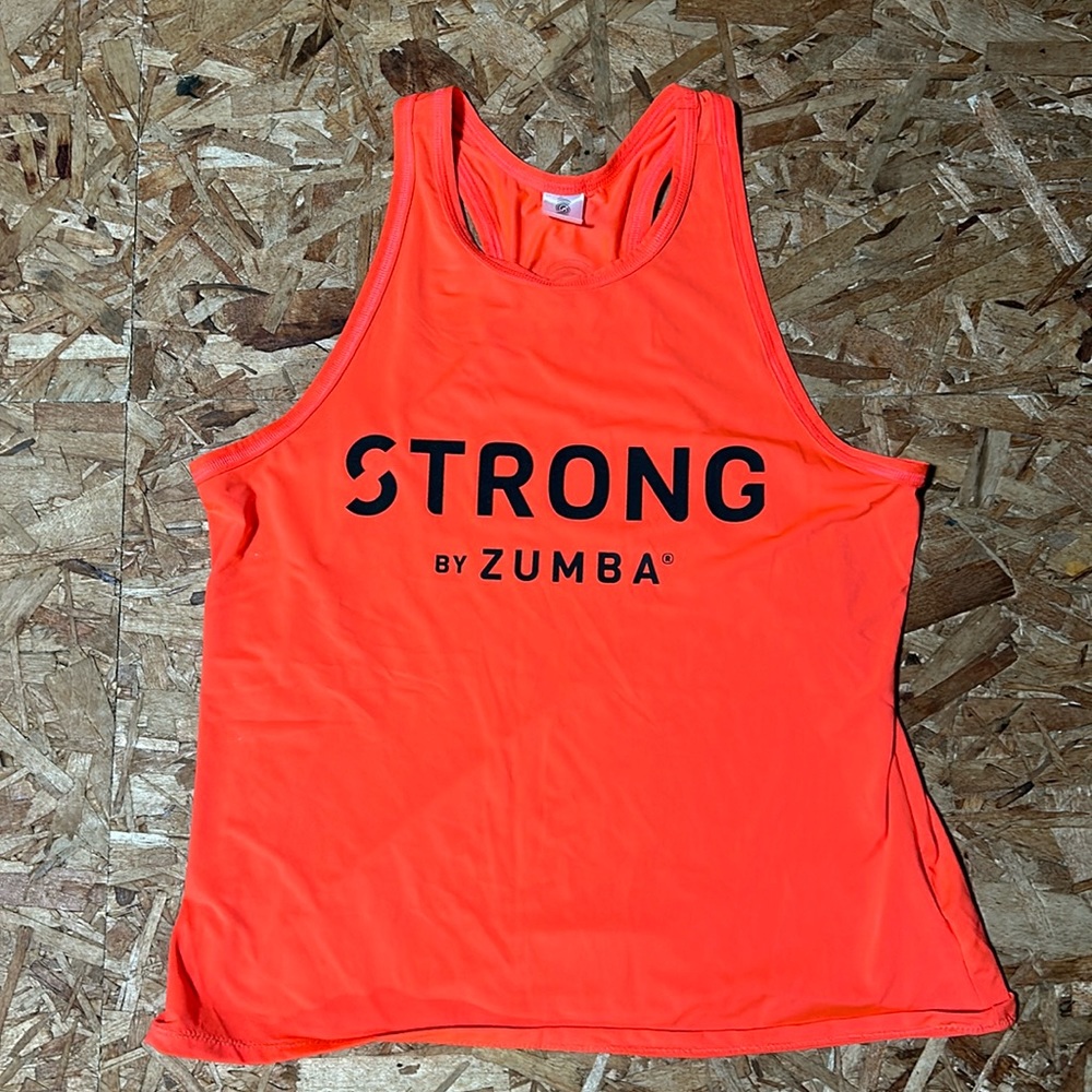 Strong by Zumba tank sz L